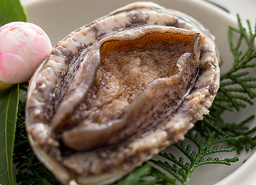 活アワビ 焼き・酒蒸し・造り・バター焼き